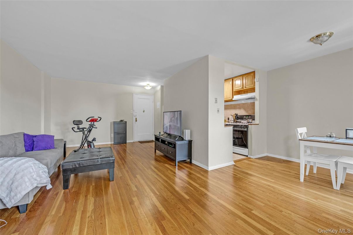 Dining room, Fitness Equipment, Interior, Wood Texture Flooring
