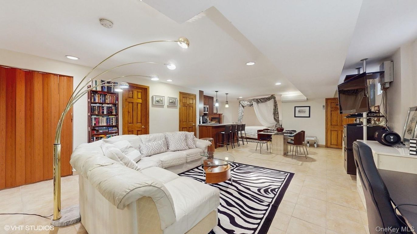 Dining room, Interior, Kitchen, Living room, Pendant Lights, Recessed Lighting
