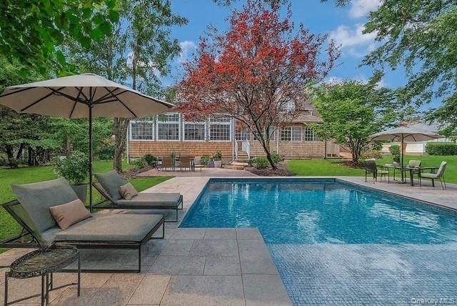 Exterior, Pool