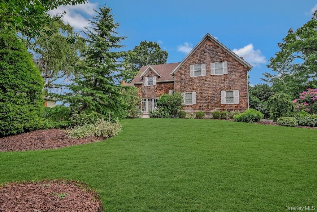 Backyard, Exterior, Facade, Brick Facade, Brick Traditional