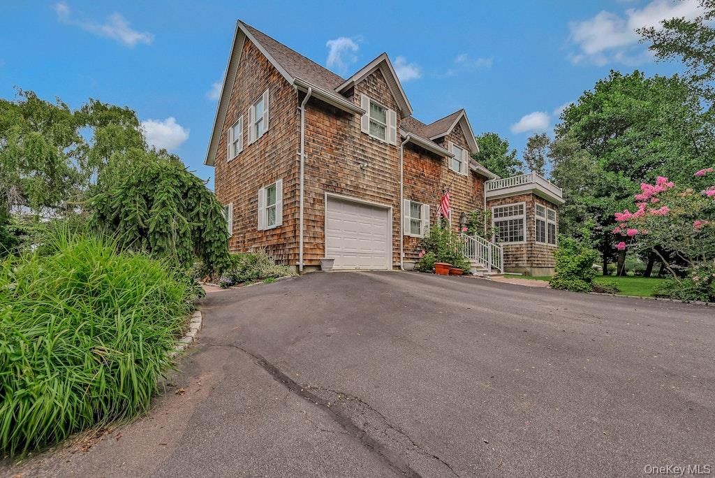 Attached, Exterior, Facade, Tudor Revival