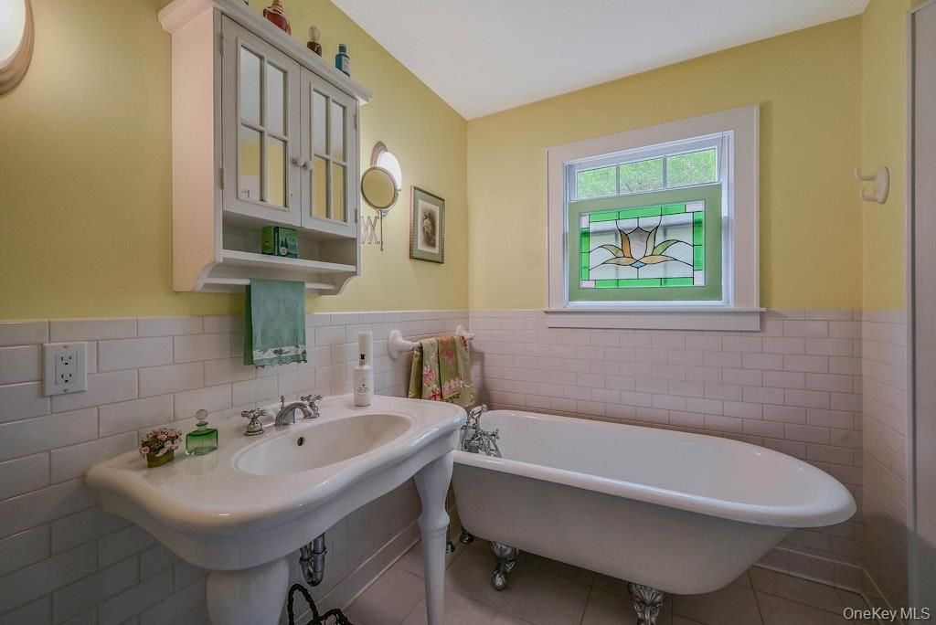 Bathroom, Free Standing Baths, Interior