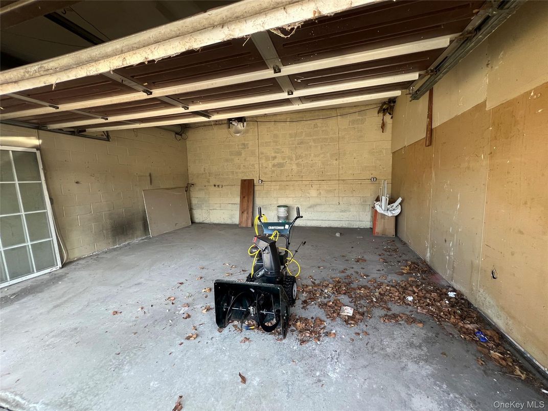 Garage, Interior, Stone Walls