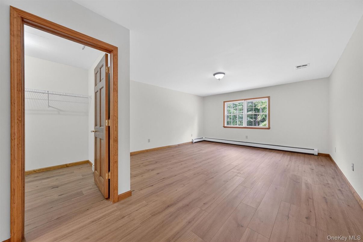 Empty room, Interior, Walk-in Closets, Wood Texture Flooring
