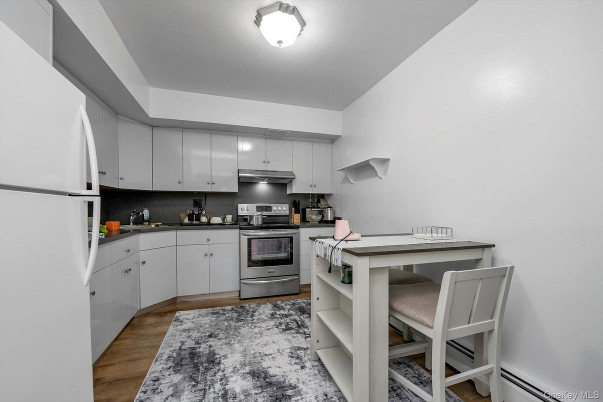 Interior, Kitchen, Stainless Steel Appliances, Wood Texture Flooring