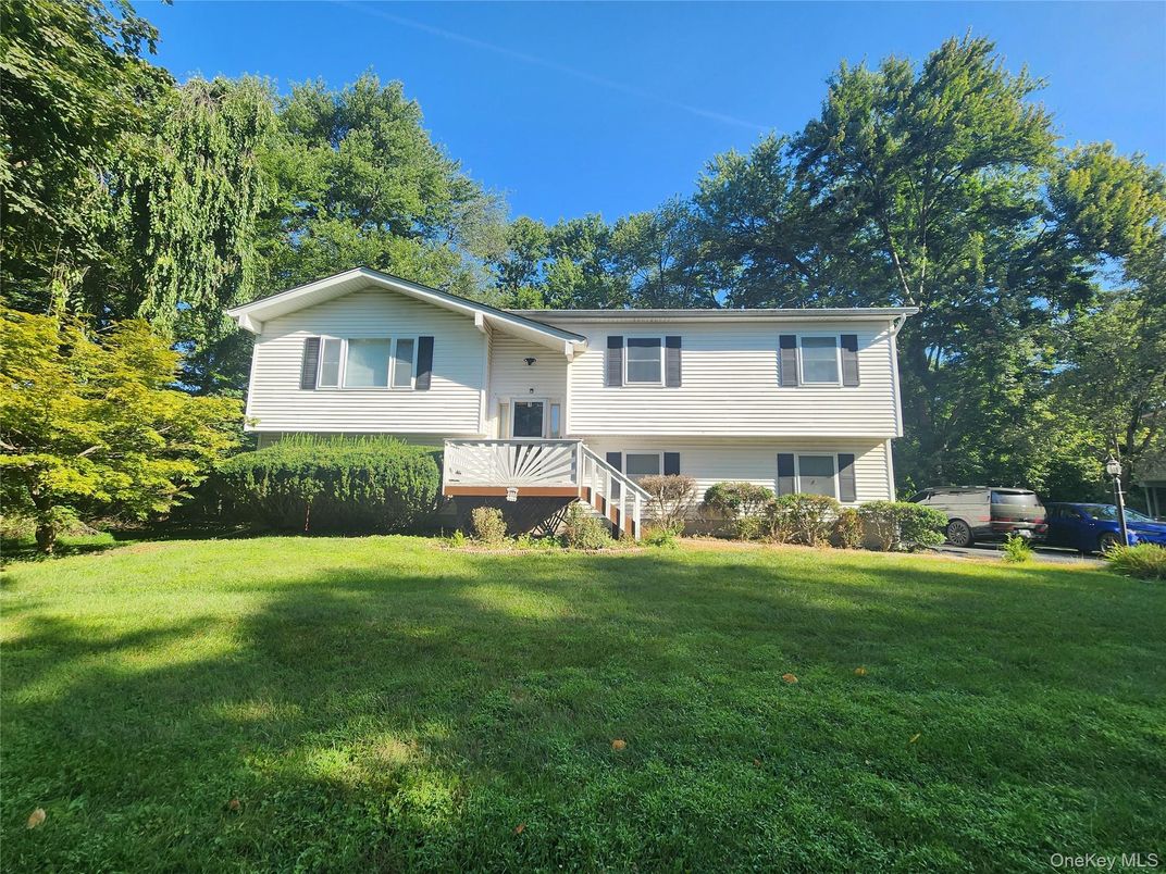 Backyard, Exterior, Facade, Raised Ranch