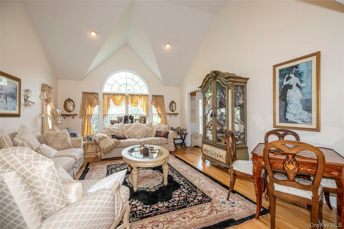 Dining room, Interior, Living room, Recessed Lighting, Wood Texture Flooring