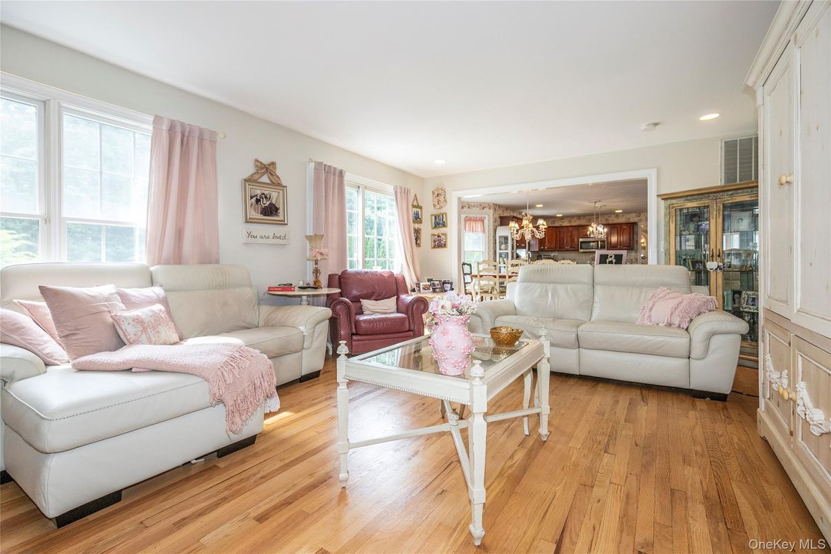 Chandelier, Dining room, Interior, Kitchen, Living room, Recessed Lighting, Wood Texture Flooring