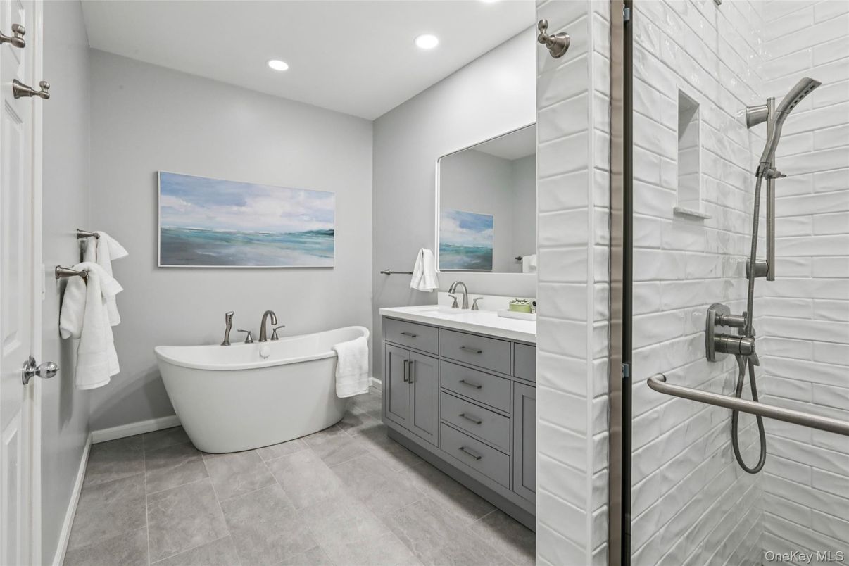 Bathroom, Dual Sink Vanities, Free Standing Baths, Interior, Recessed Lighting