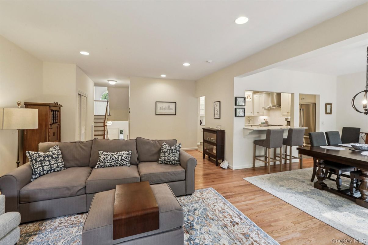 Dining room, Interior, Kitchen, Living room, Pendant Lights, Recessed Lighting, Wood Texture Flooring