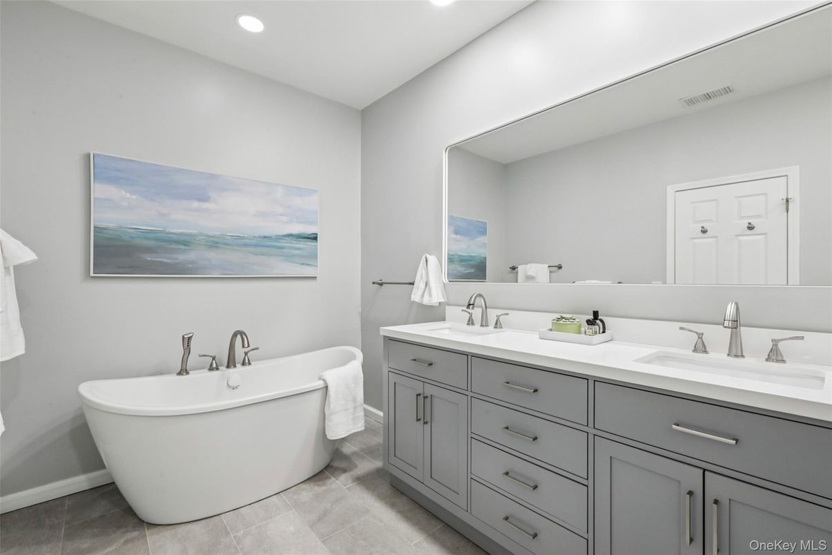 Bathroom, Dual Sink Vanities, Free Standing Baths, Interior, Recessed Lighting