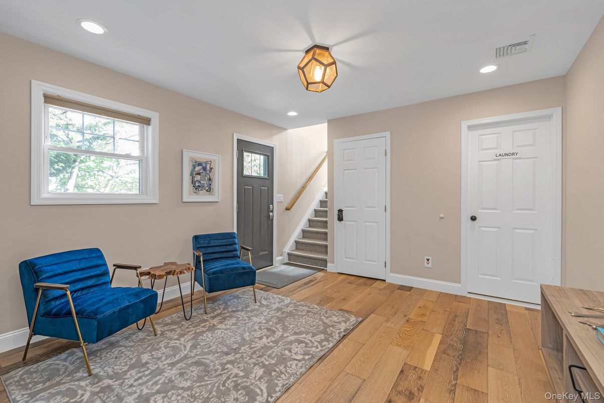 Interior, Recessed Lighting, Wood Texture Flooring