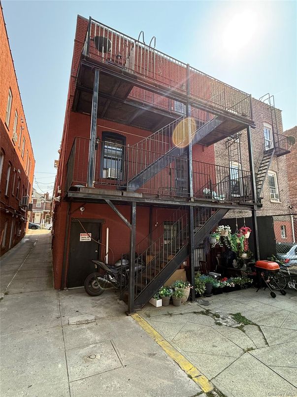 Exterior, Facade, Condo Building