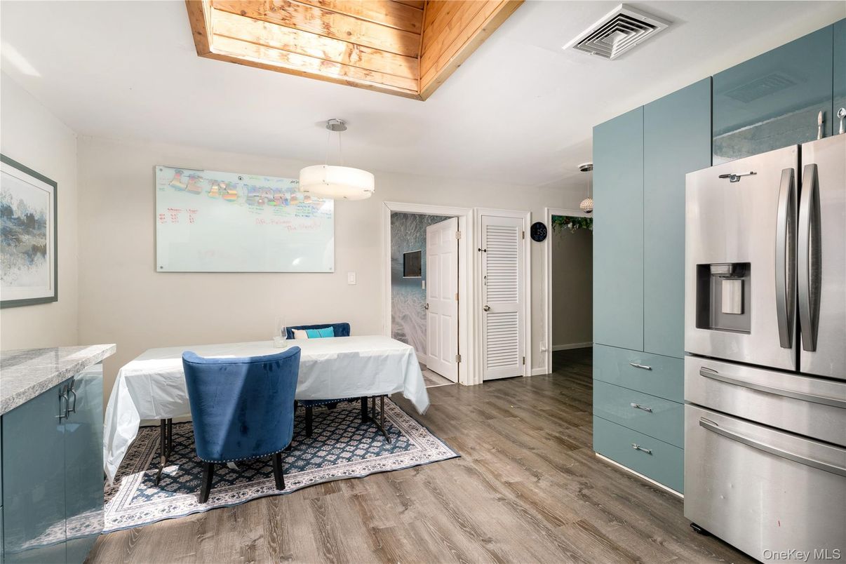 Dining room, Interior, Kitchen, Pendant Lights, Wood Texture Flooring