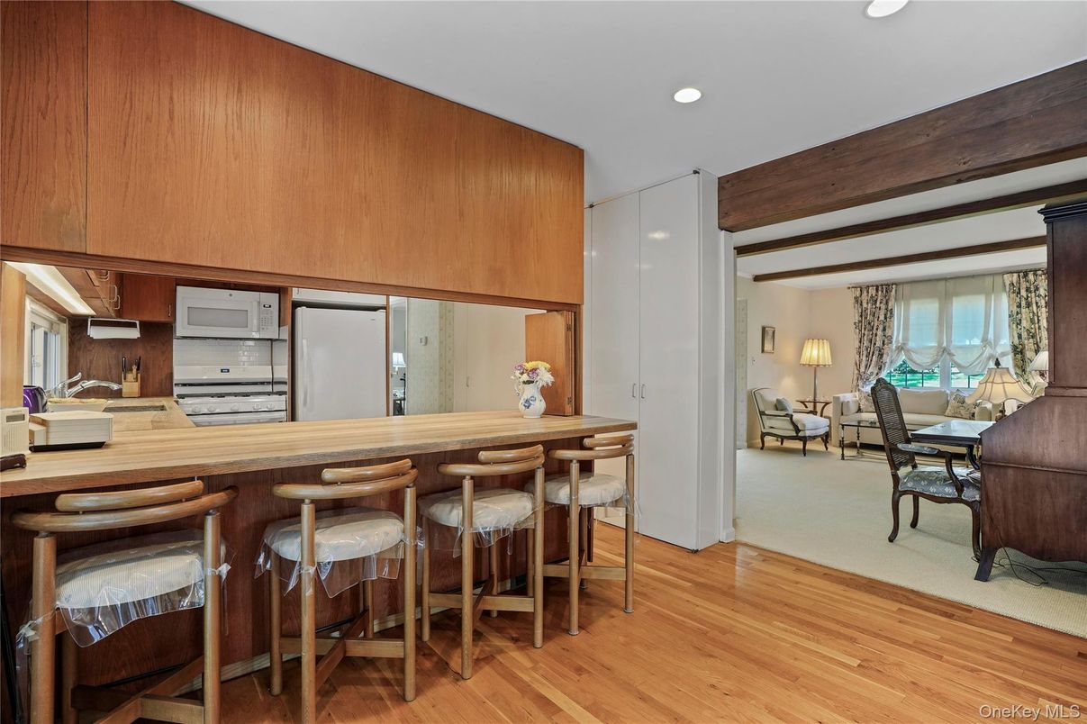Dining room, Interior, Kitchen, Living room, Recessed Lighting, Wood Texture Flooring