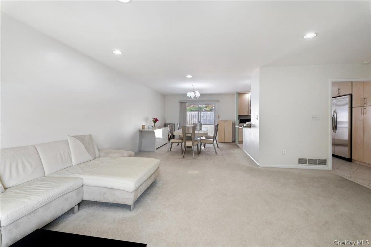 Chandelier, Dining room, Interior, Kitchen, Recessed Lighting, Stainless Steel Appliances