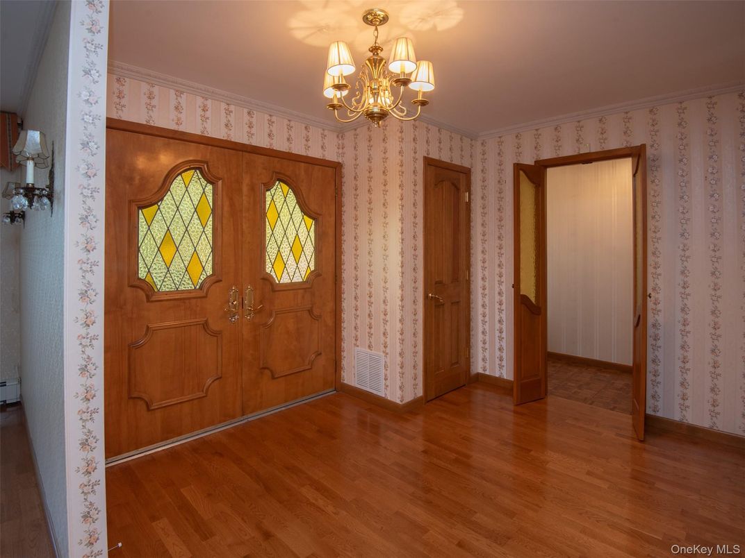 Chandelier, Interior, Wood Texture Flooring