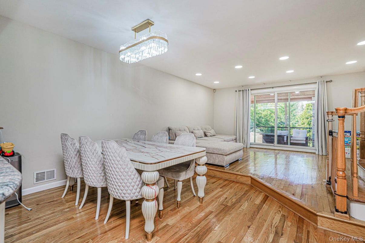 Chandelier, Dining room, Interior, Recessed Lighting, Wood Texture Flooring
