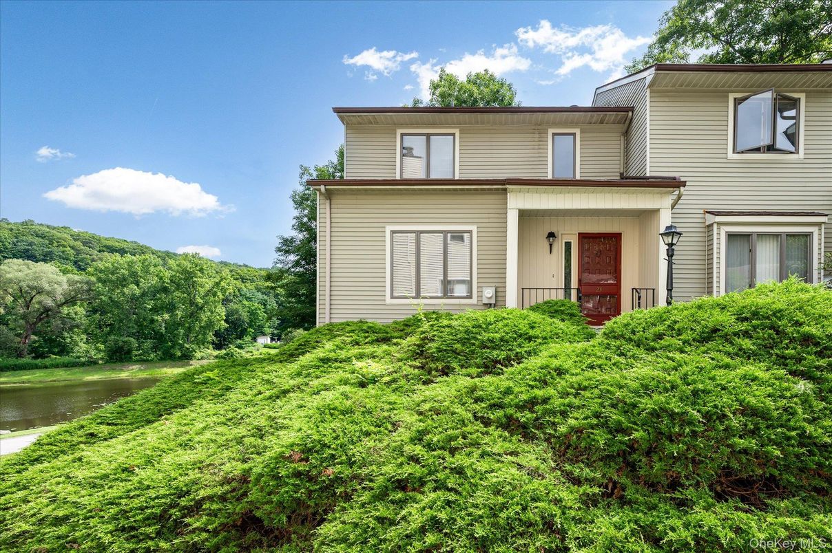 Exterior, Facade, Farmhouse