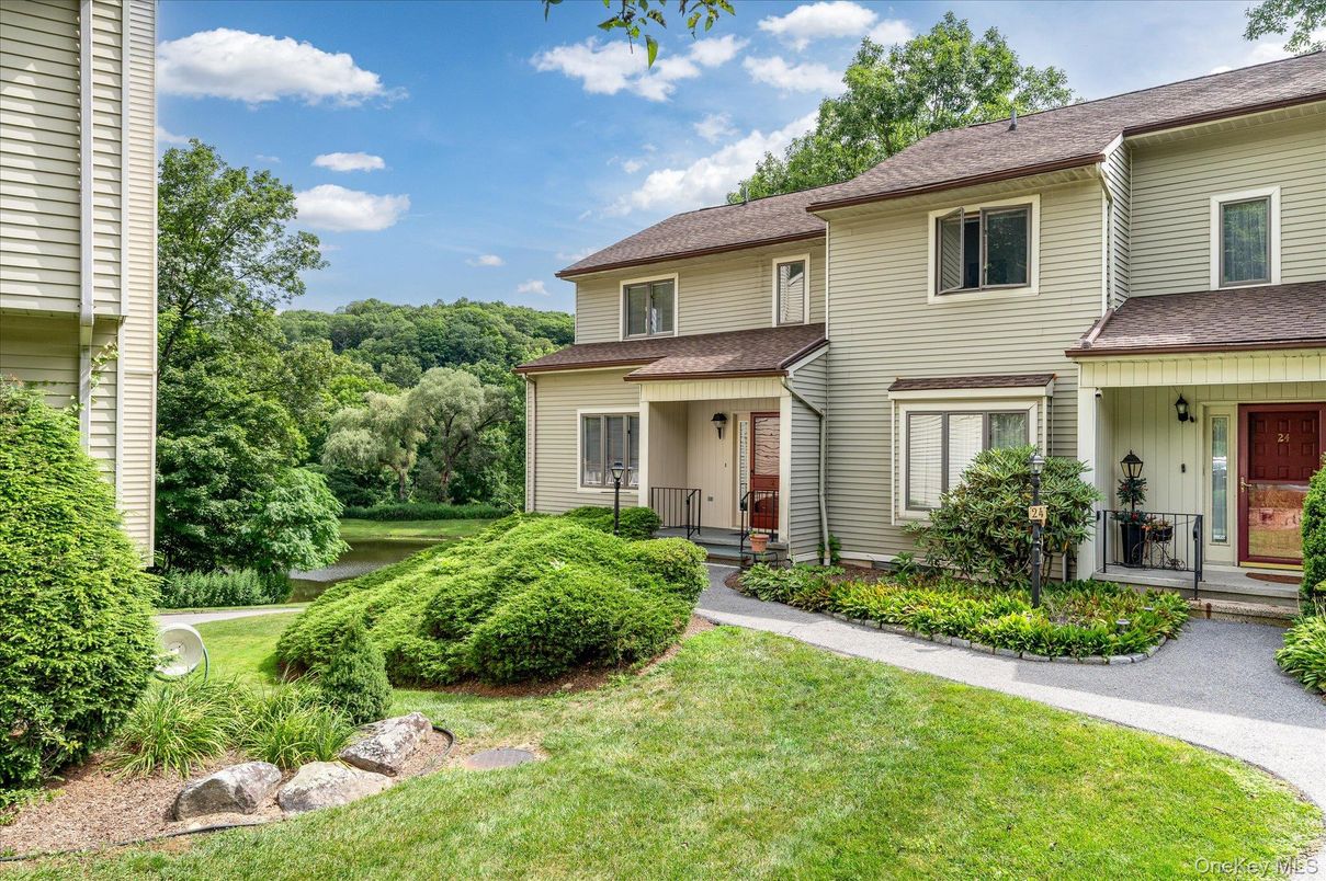 Backyard, Exterior, Facade, American Foursquare