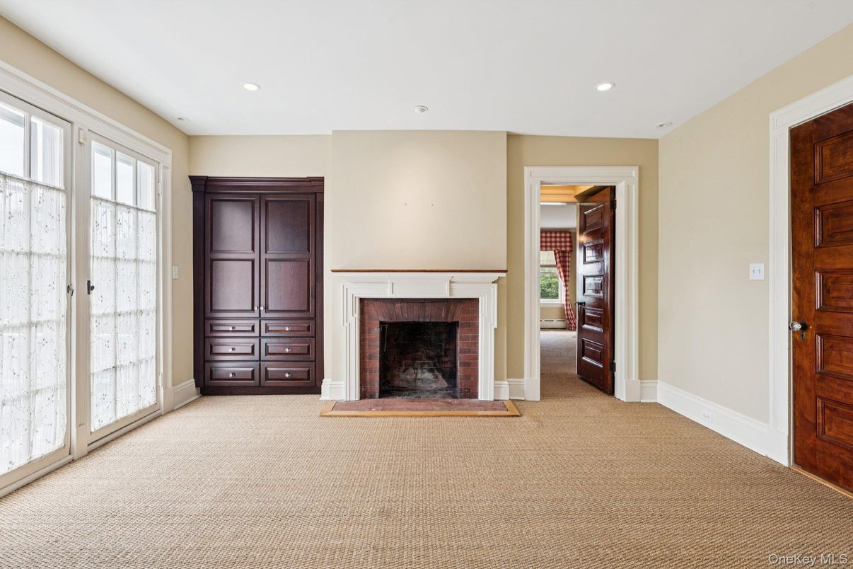 Empty room, Fireplace, Interior, Recessed Lighting