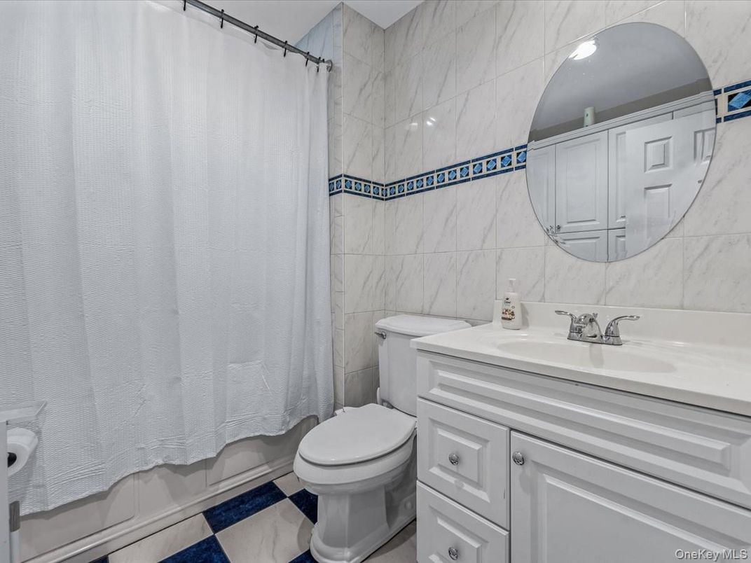 Bathroom, Interior, Marble Walls, Recessed Lighting