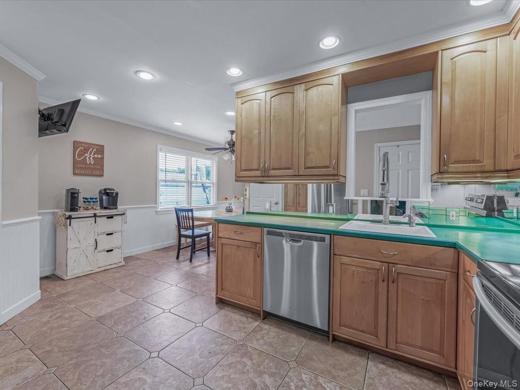 Dining room, Interior, Kitchen, Recessed Lighting