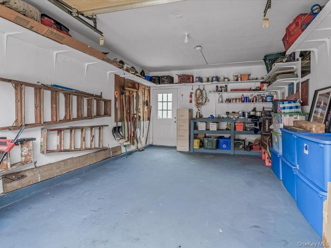 Garage, Interior