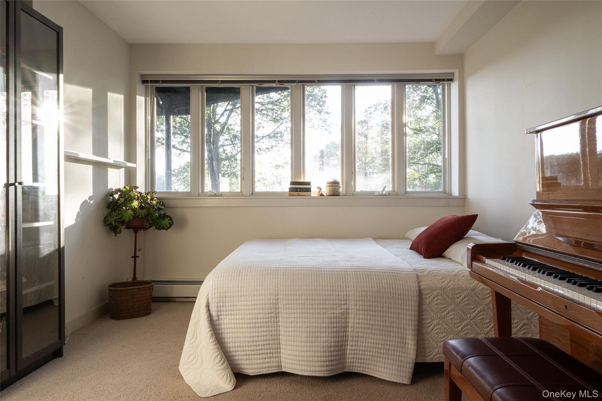 Bedroom, Interior, Piano