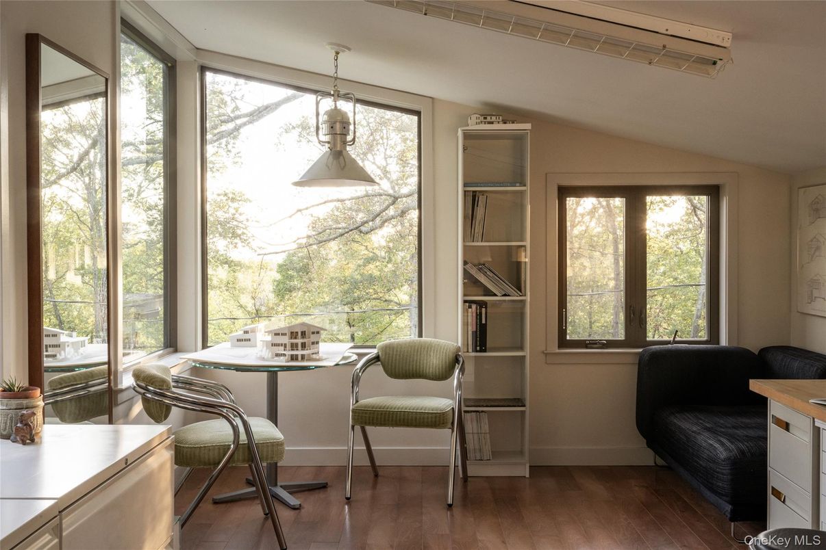 Interior, Pendant Lights, Wood Texture Flooring