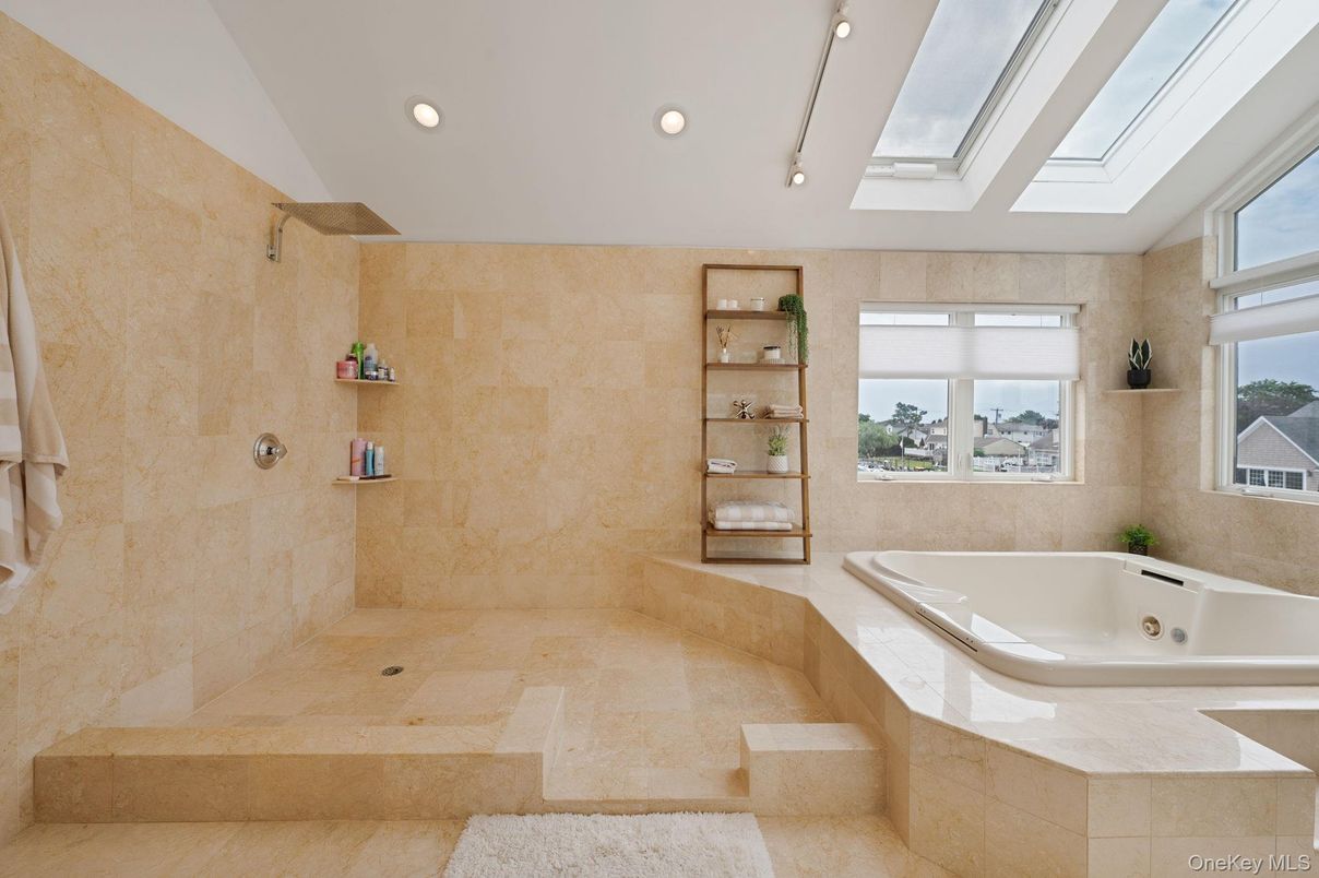 Bathroom, Interior, Recessed Lighting