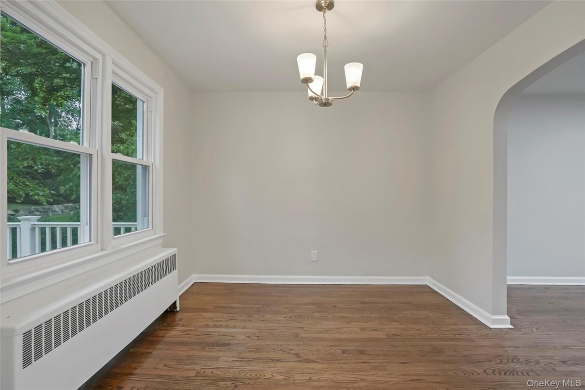Empty room, Interior, Pendant Lights, Wood Texture Flooring