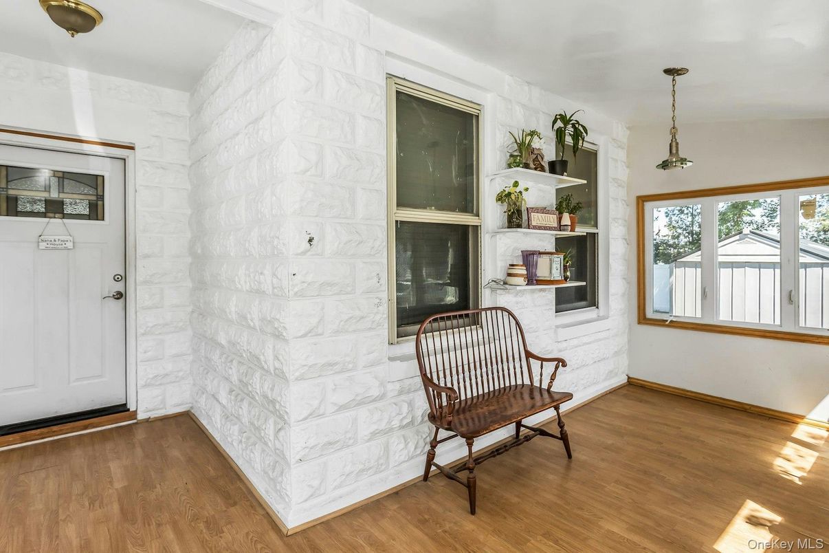 Interior, Pendant Lights, Wood Texture Flooring