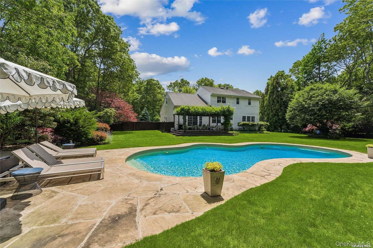Exterior, Pool