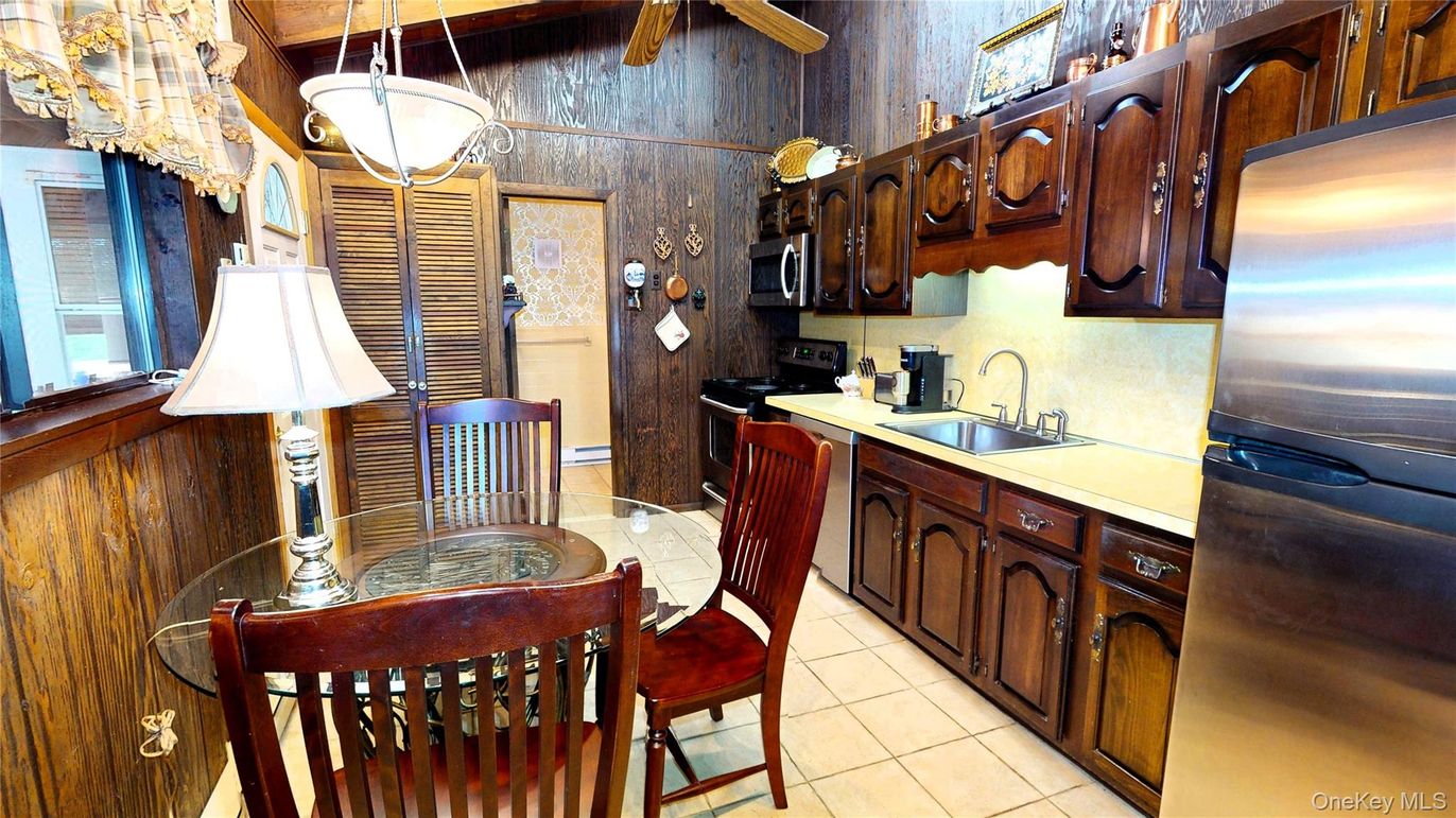 Dining room, Interior, Kitchen, Stainless Steel Appliances