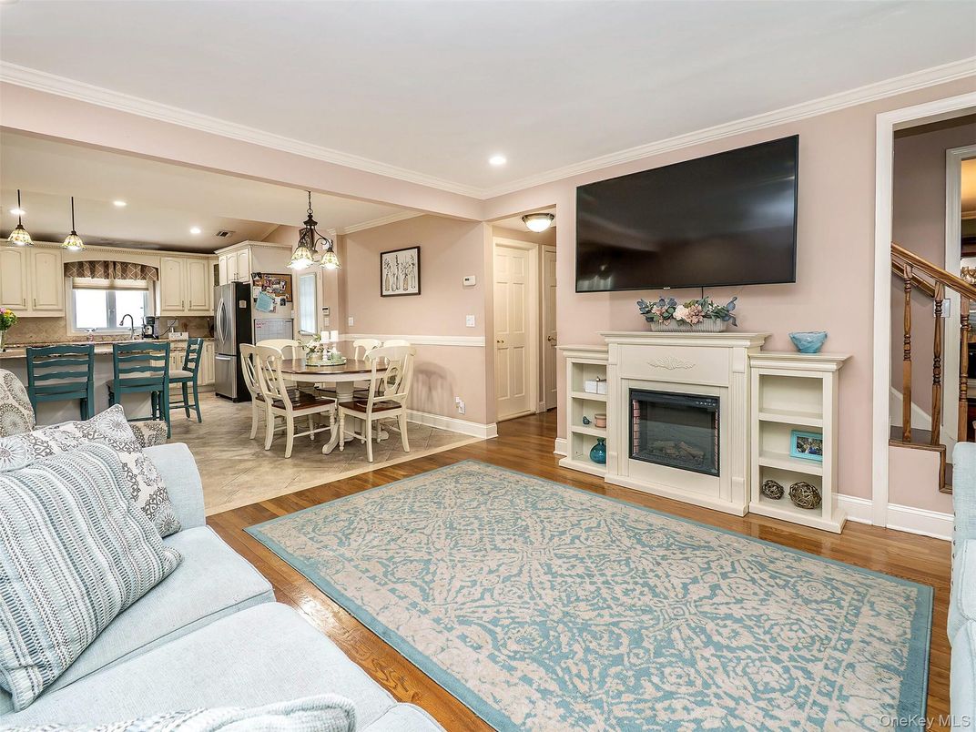 Dining room, Fireplace, Interior, Kitchen, Pendant Lights, Recessed Lighting, Wood Texture Flooring