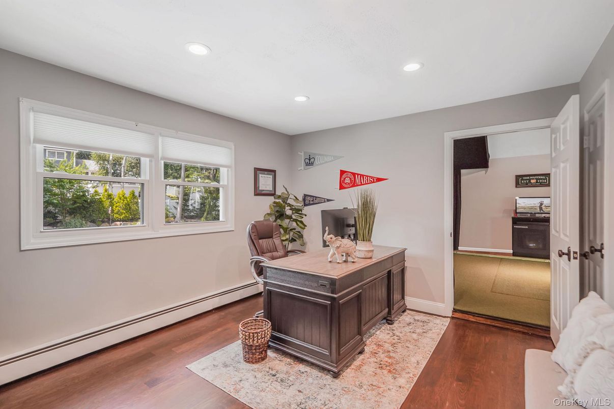 Home Office, Interior, Recessed Lighting, Wood Texture Flooring