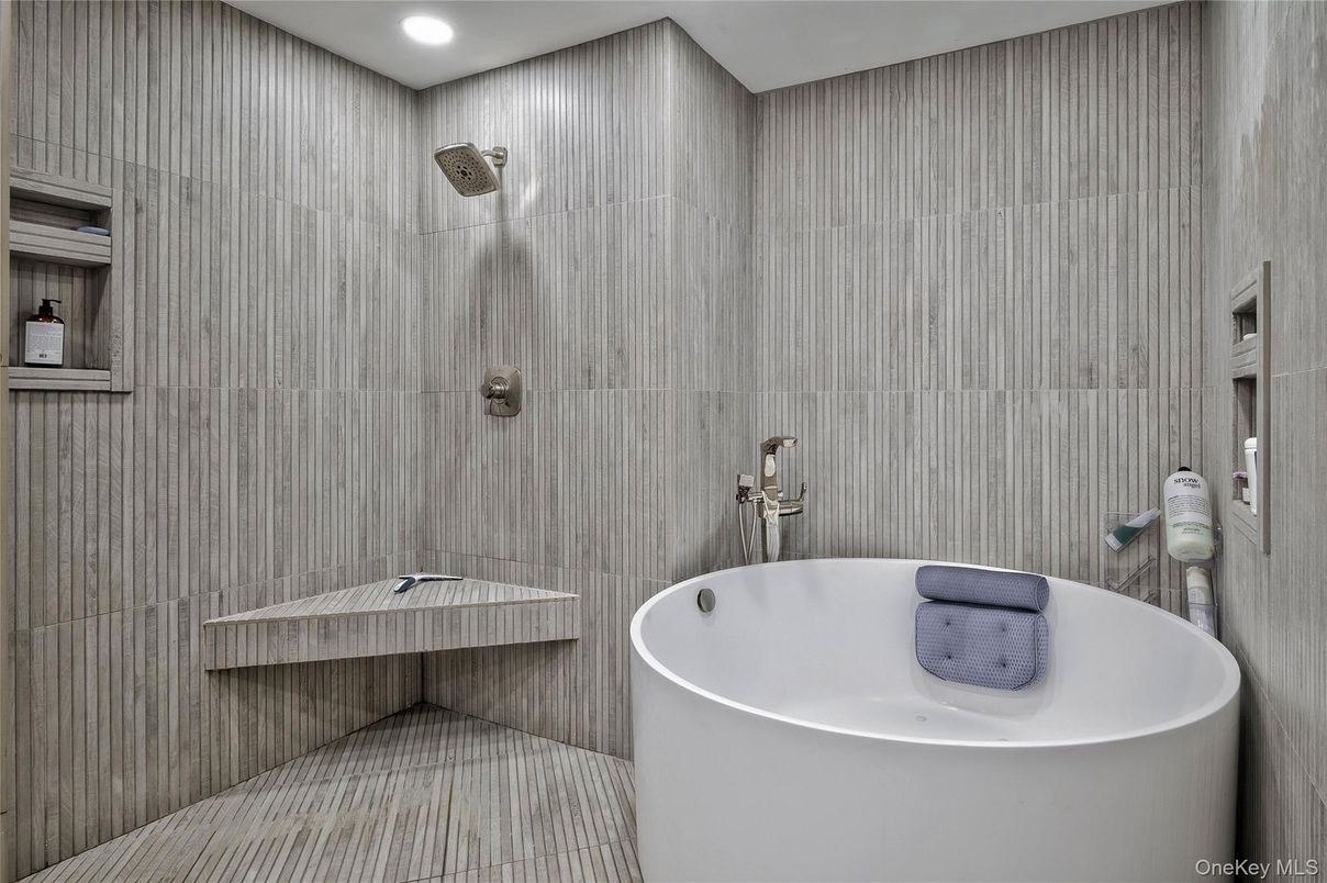 Bathroom, Free Standing Baths, Interior, Recessed Lighting