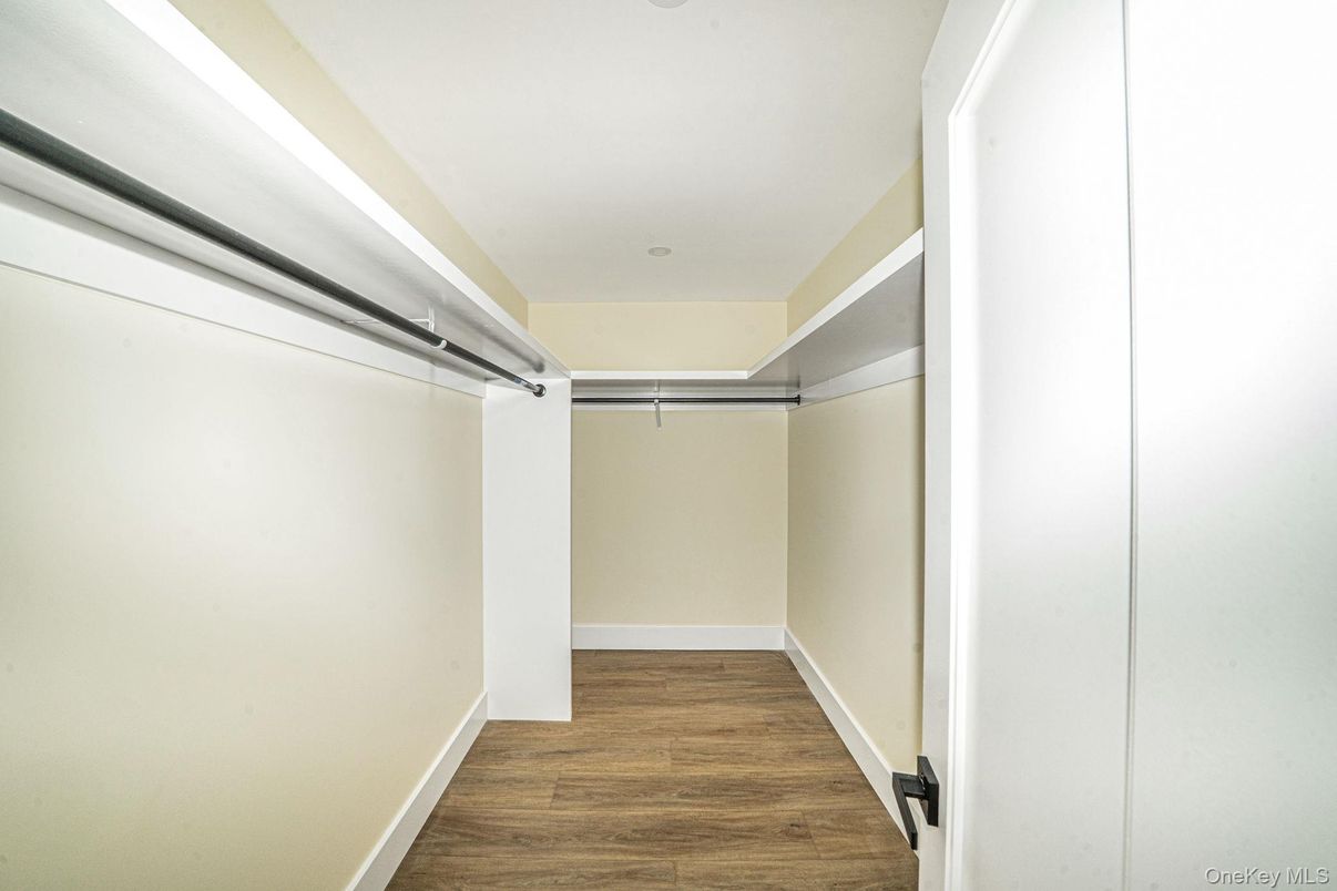 Interior, Walk-in Closets, Wood Texture Flooring