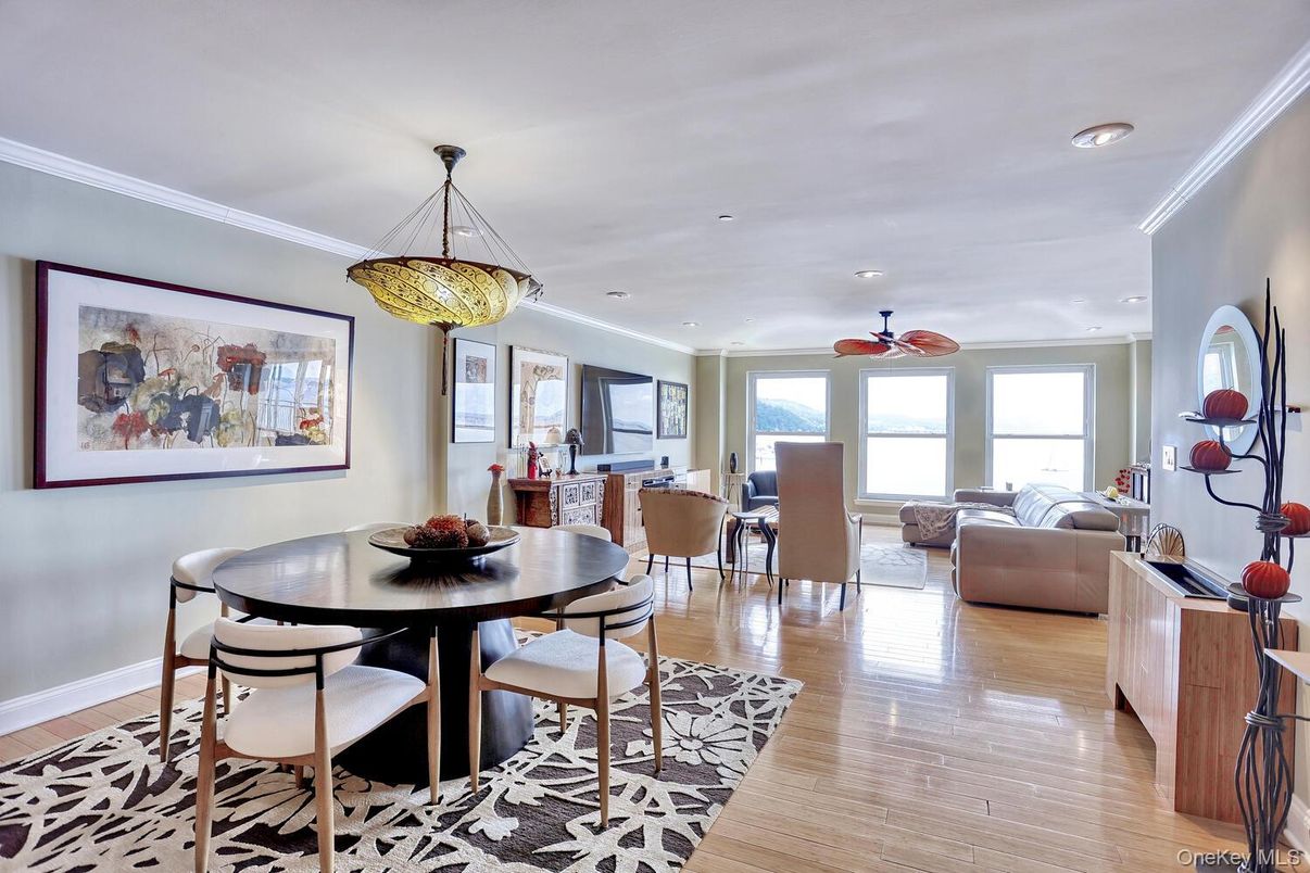 Dining room, Interior, Living room, Pendant Lights, Recessed Lighting, Wood Texture Flooring