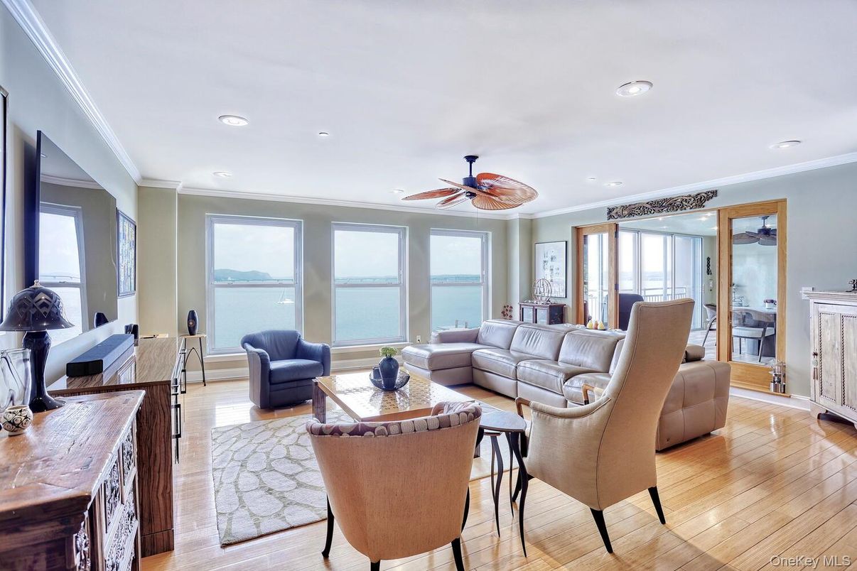 Interior, Living room, Recessed Lighting, Water, Wood Texture Flooring