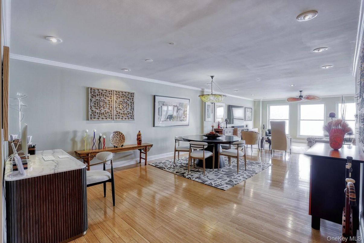 Chandelier, Dining room, Interior, Recessed Lighting, Wood Texture Flooring