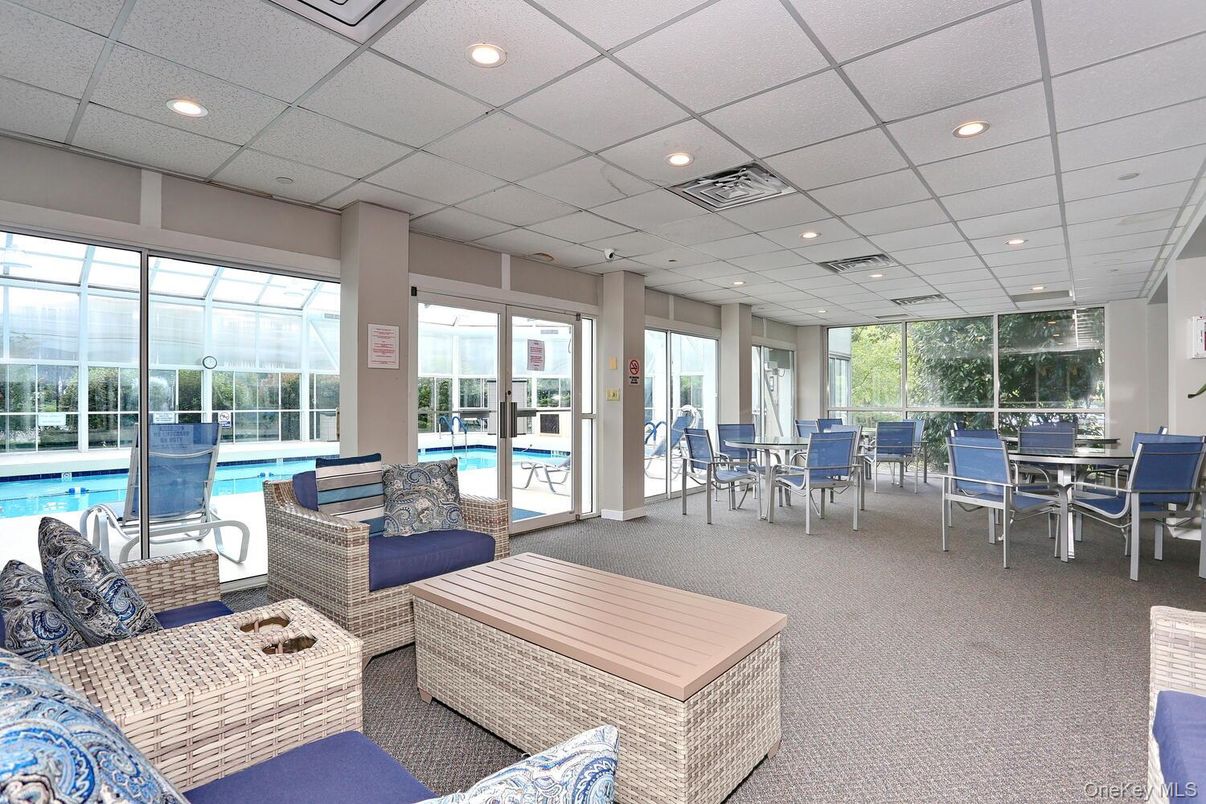 Dining room, Interior, Pool, Recessed Lighting