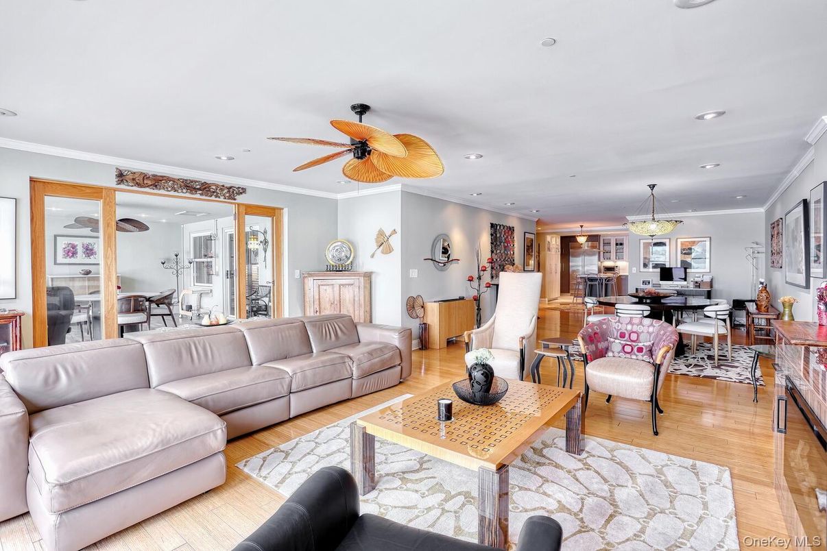 Dining room, Interior, Living room, Pendant Lights, Recessed Lighting, Wood Texture Flooring