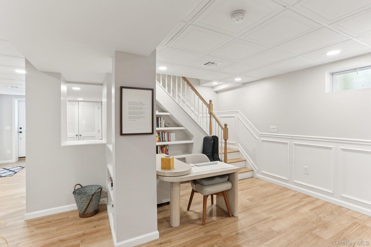 Home Office, Interior, Recessed Lighting, Wood Texture Flooring