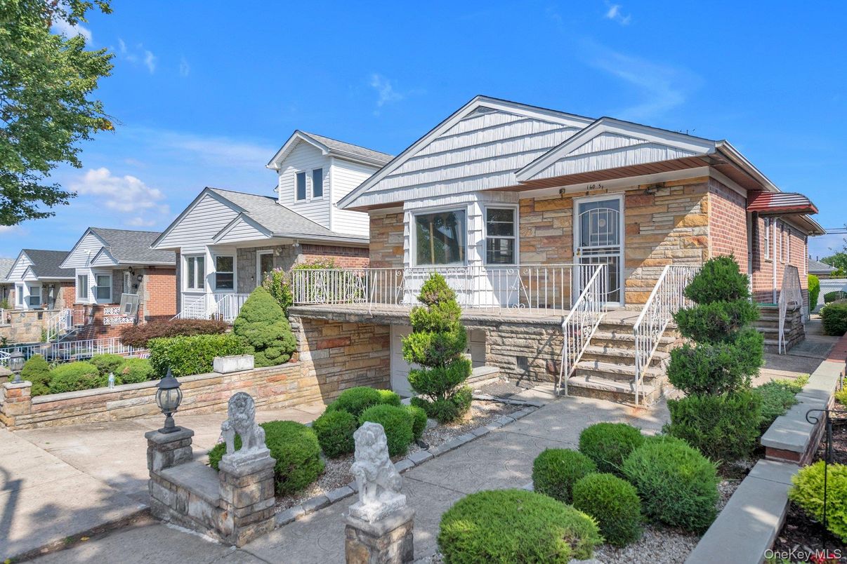 Exterior, Facade, Brick Facade, Log Home