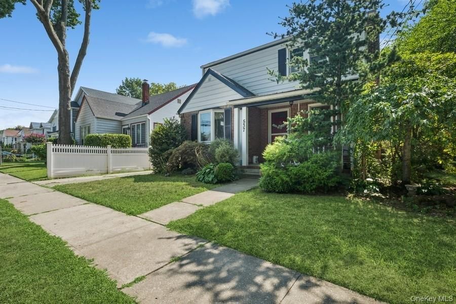 Backyard, Exterior, Facade, Brick Facade, Cape Cod