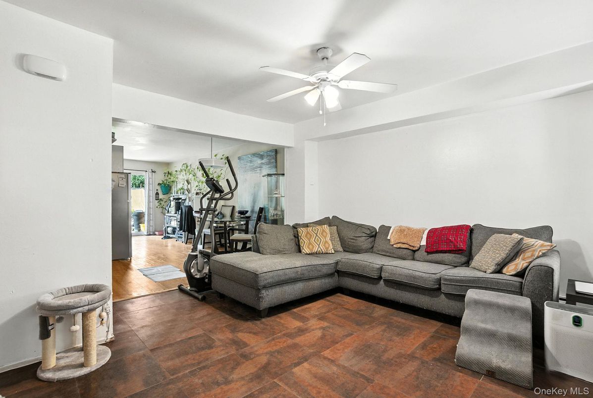 Fitness Equipment, Interior, Living room, Wood Texture Flooring