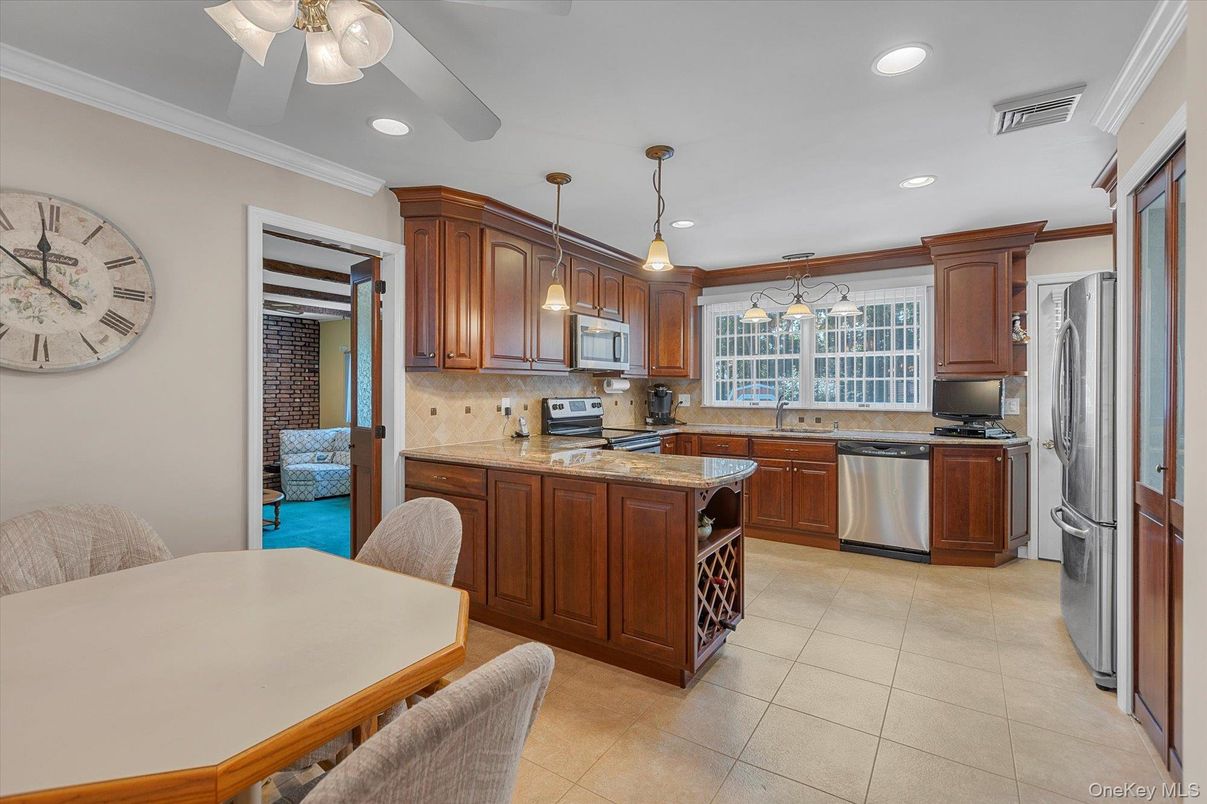 Interior, Kitchen, Pendant Lights, Recessed Lighting, Stainless Steel Appliances