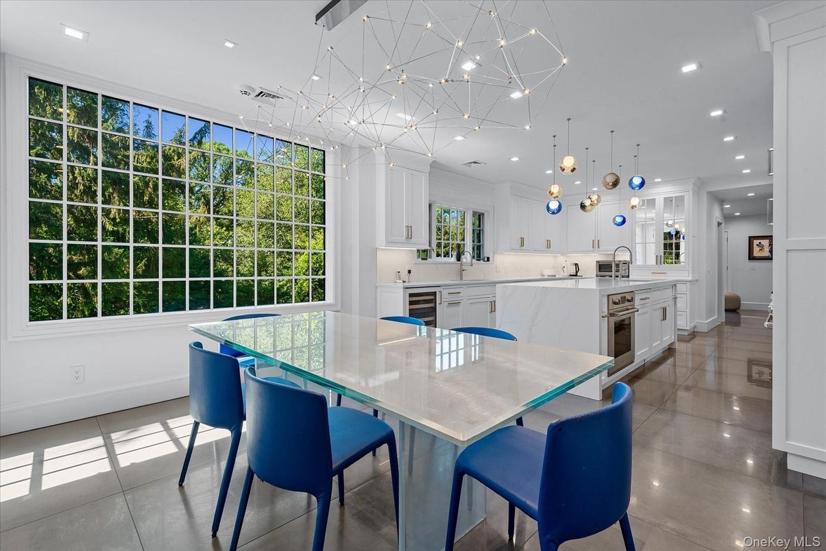 Dining room, Interior, Kitchen, Pendant Lights, Recessed Lighting, Stainless Steel Appliances